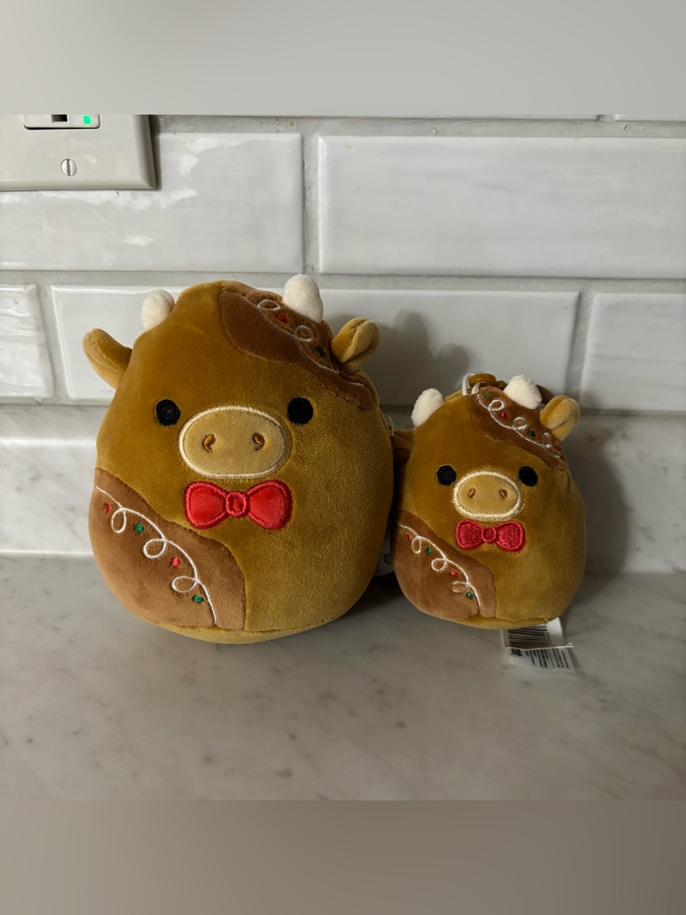 Jericho the Gingerbread Cow Squishmallow Bundle